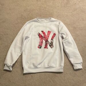 White sweat set with pink camo!! Brand new!!